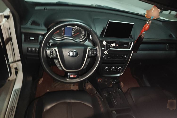 Used Bestune X80 2017 1.8T Automatic Sport Model Center Console