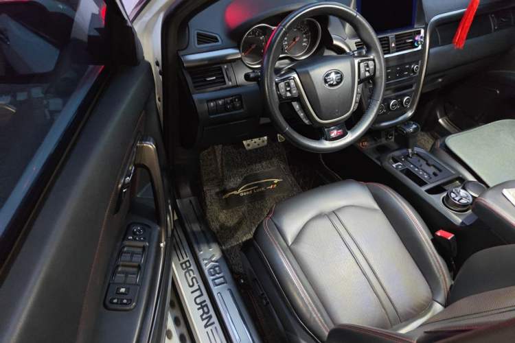 Used Bestune X80 2017 1.8T Automatic Sport Model Driver Seat