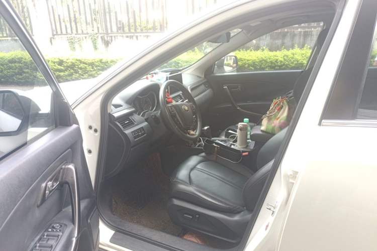 Used Bestune X80 2017 1.8T Automatic Luxury Model Driver Seat