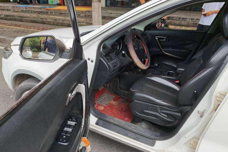 Used Bestune X80 2017 2.0L Automatic Elite Edition Driver Seat