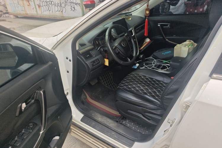 Used Bestune X80 2017 2.0L automatic Technology trim level Driver Seat