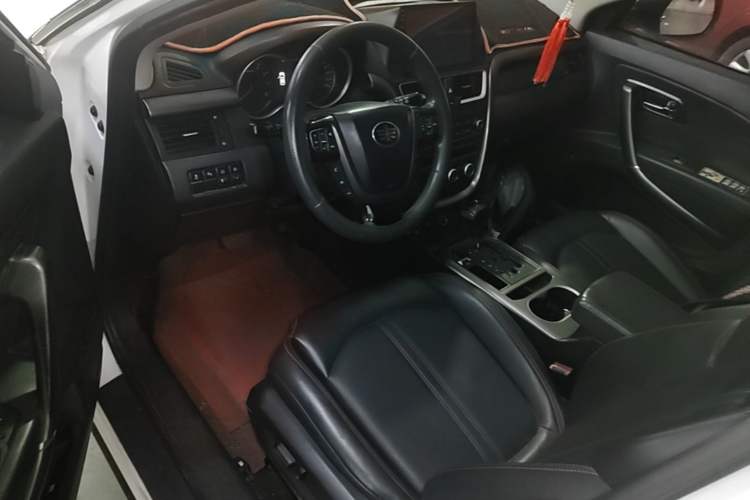 Used Bestune X80 2017 1.8T Automatic Luxury Model Driver Seat