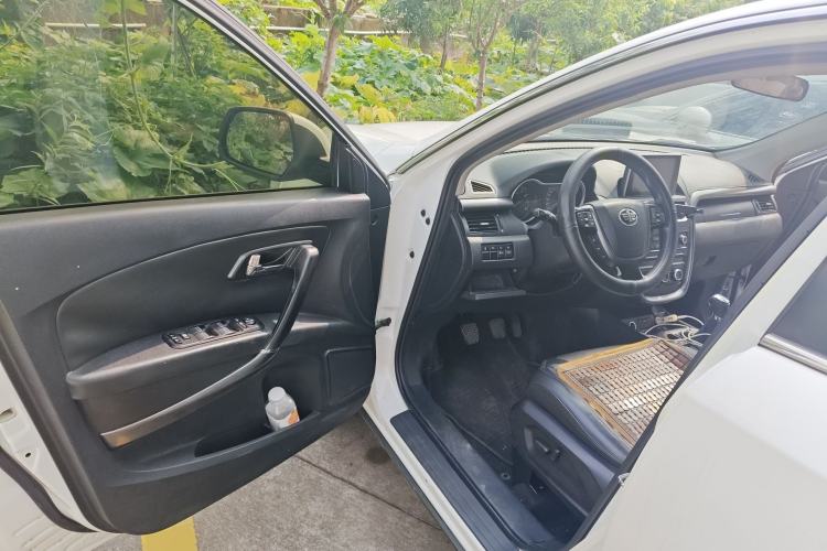 Used Bestune X80 2017 2.0L Manual Luxury Edition Driver Seat