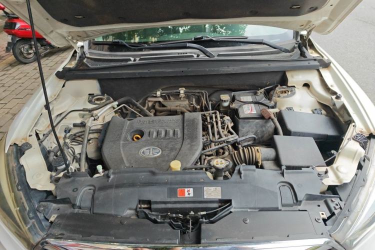 Used Bestune X80 2017 2.0L Automatic Elite Edition Engine Bay