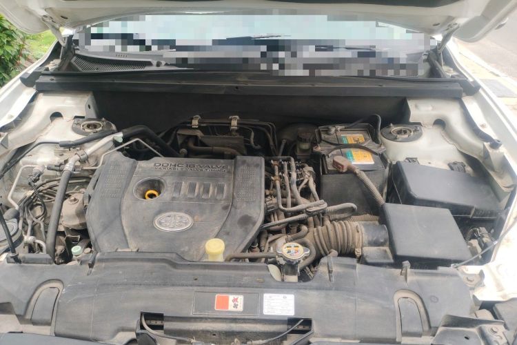 Used Bestune X80 2017 2.0L automatic Technology trim level Engine Bay