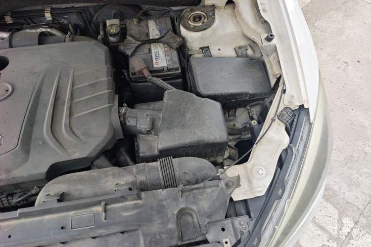 Used Bestune X80 2017 1.8T Automatic Luxury Model Engine Bay Left