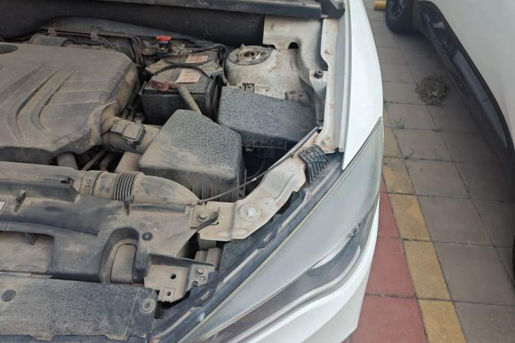 Used Bestune X80 2017 1.8T Automatic Sport Model Engine Bay Left