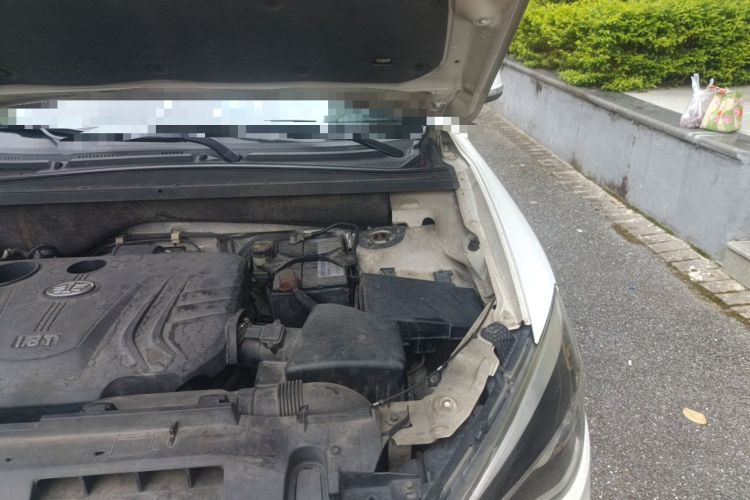 Used Bestune X80 2017 1.8T Automatic Luxury Model Engine Bay Left