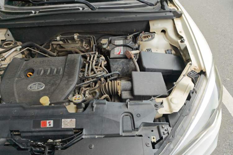 Used Bestune X80 2017 2.0L Automatic Elite Edition Engine Bay Left
