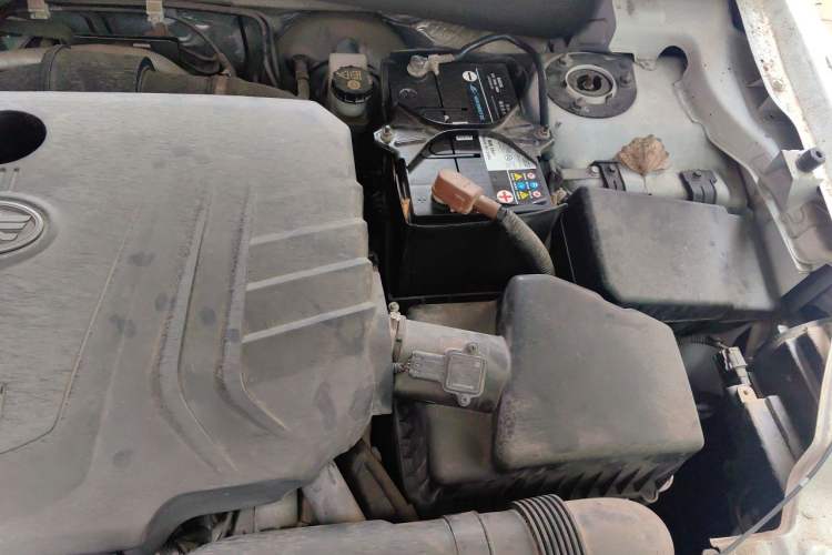 Used Bestune X80 2017 1.8T Automatic Luxury Model Engine Bay Left