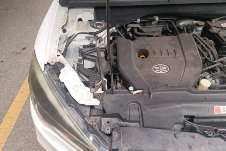 Used Bestune X80 2017 2.0L Automatic Elite Edition Engine Bay Right