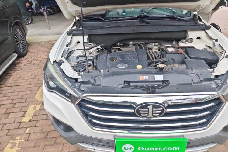 Used Bestune X80 2017 2.0L Manual Luxury Edition Engine Bay Right