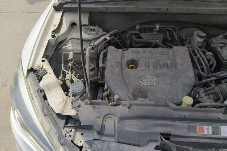 Used Bestune X80 2017 2.0L manual base version Engine Bay Right