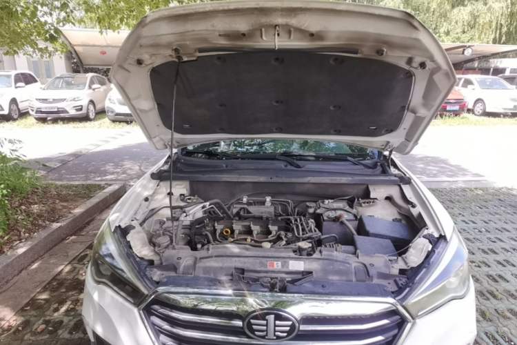Used Bestune X80 2017 2.0L Automatic Elite Edition Engine Bay