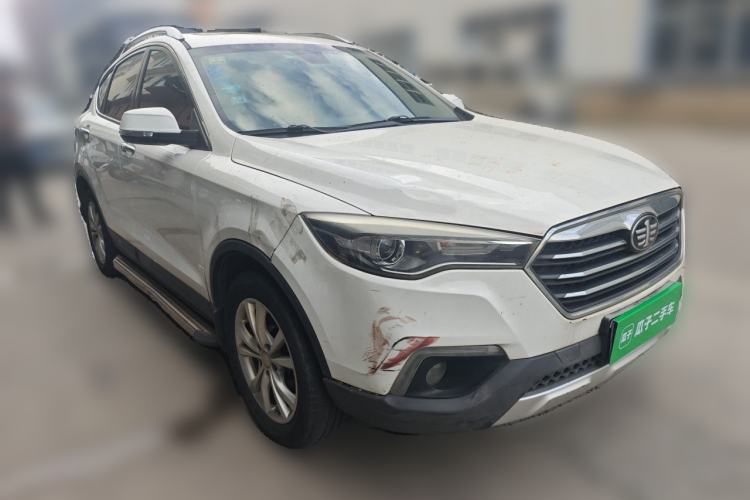 Used Bestune X80 2017 2.0L automatic Technology trim level Front Right 45 Deg
