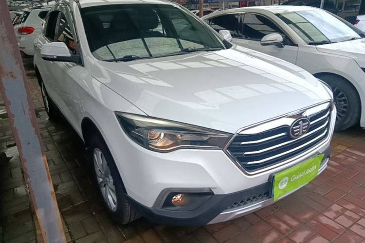 Used Bestune X80 2017 2.0L automatic Technology trim level Front Right 45 Deg