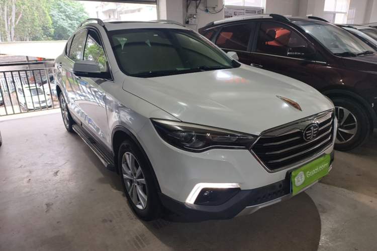 Used Bestune X80 2017 1.8T Automatic Luxury Model Front Right 45 Deg