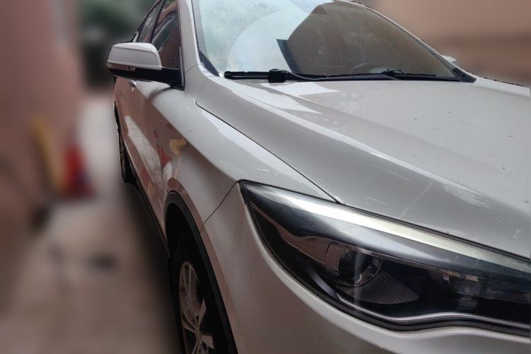 Used Bestune X80 2017 1.8T Automatic Luxury Model Front Right 45 Deg