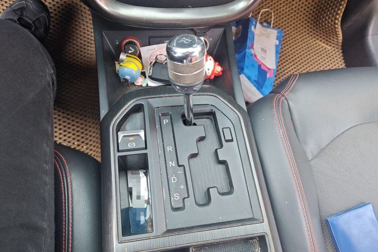 Used Bestune X80 2017 1.8T Automatic Sport Model Gear Lever