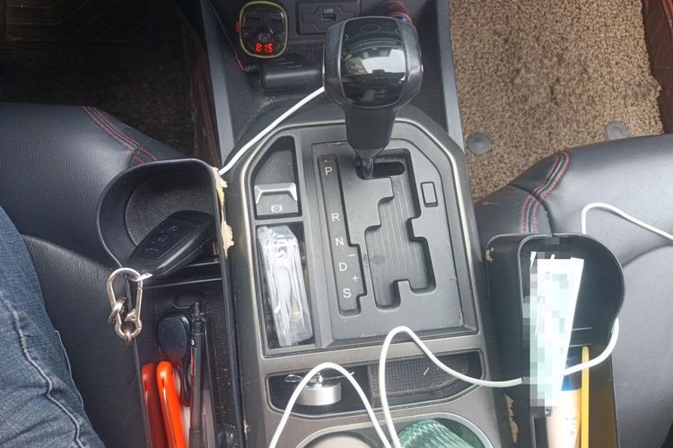 Used Bestune X80 2017 1.8T Automatic Luxury Model Gear Lever