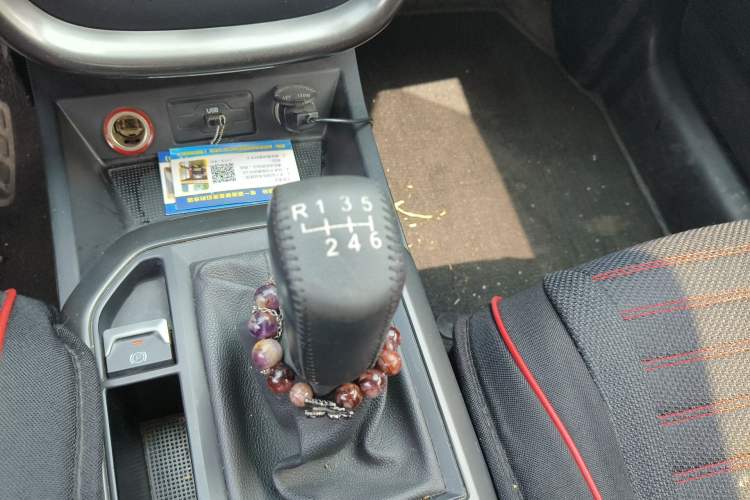 Used Bestune X80 2017 2.0L manual base version Gear Lever