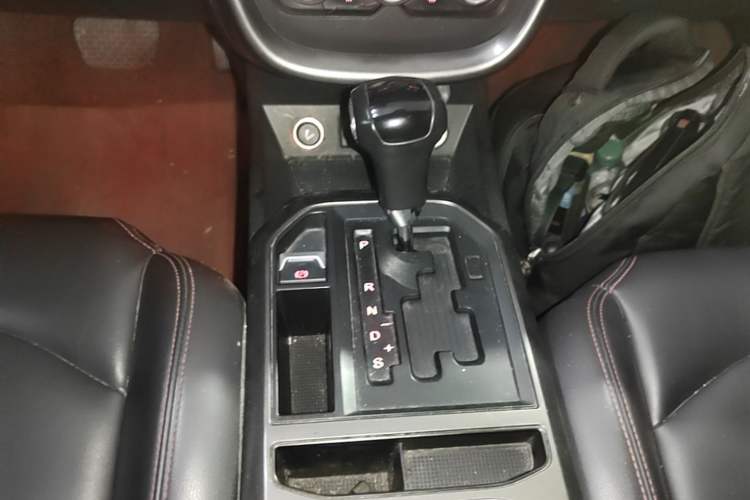 Used Bestune X80 2017 1.8T Automatic Luxury Model Gear Lever