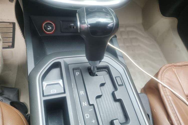 Used Bestune X80 2017 2.0L automatic Technology trim level Gear Lever