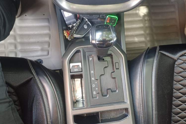 Used Bestune X80 2017 1.8T Automatic Luxury Model Gear Lever