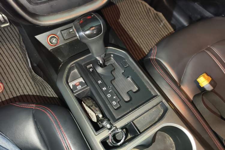 Used Bestune X80 2017 1.8T Automatic Luxury Model Gear Lever