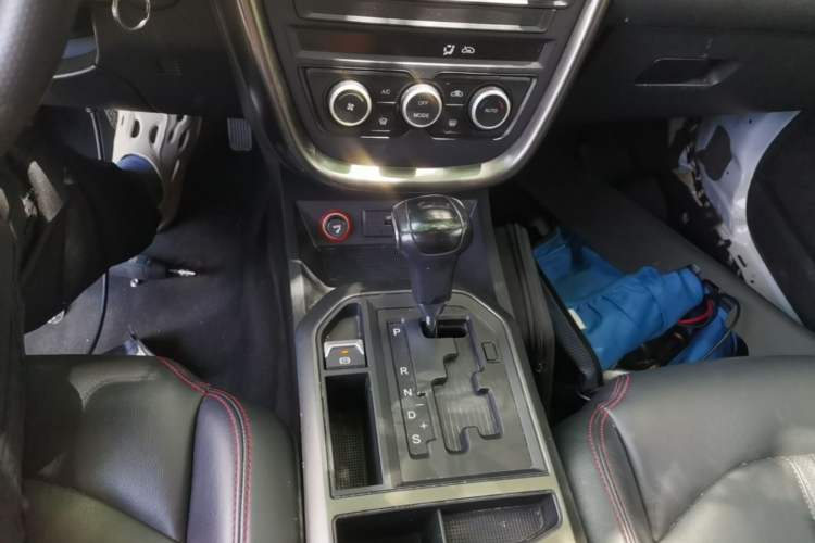 Used Bestune X80 2017 2.0L Automatic Elite Edition Gear Lever
