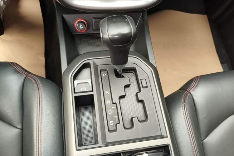 Used Bestune X80 2017 1.8T Automatic Luxury Model Gear Lever