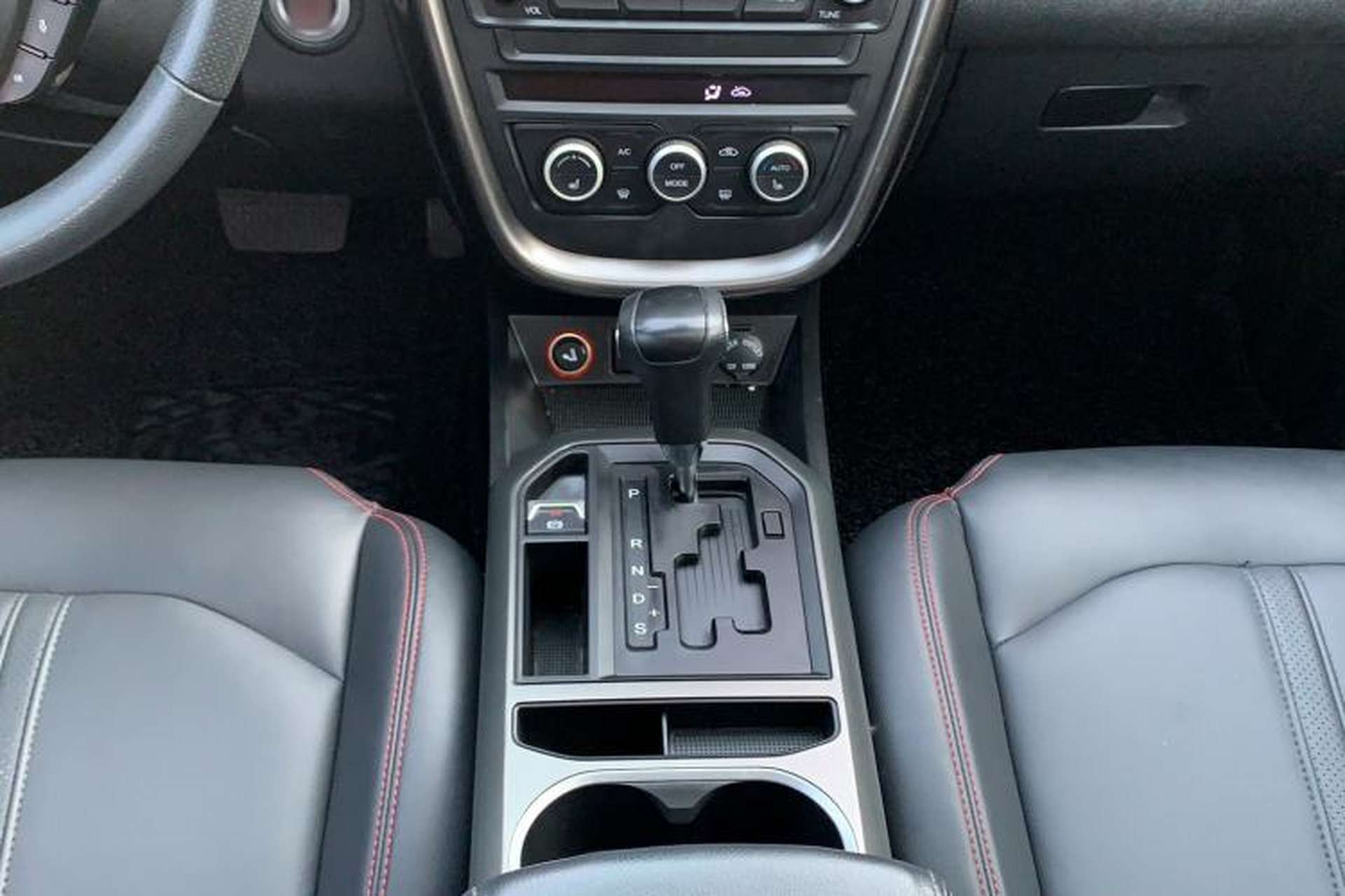 Used Bestune X80 2017 1.8T Automatic Luxury Model Gear Lever