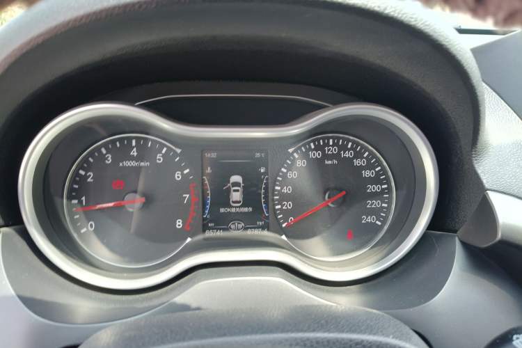 Used Bestune X80 2017 2.0L manual base version Instrument Cluster