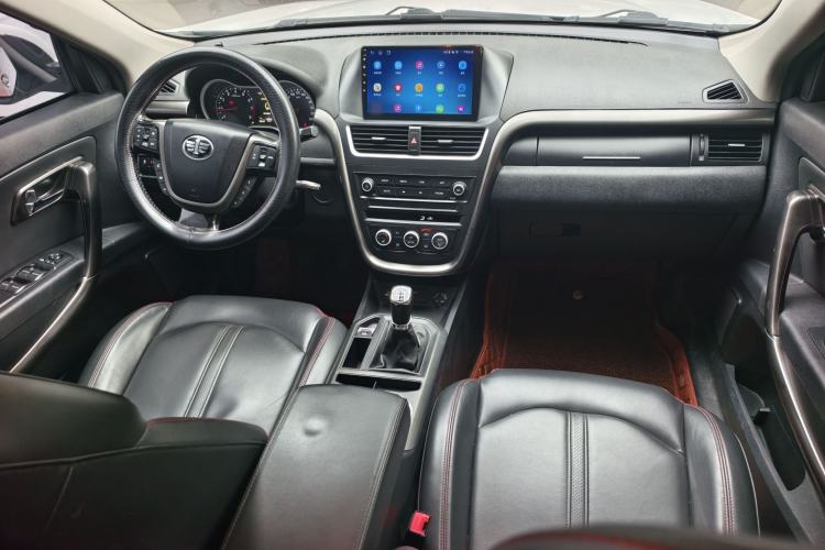 Used Bestune X80 2017 2.0L Manual Luxury Edition Interior 1