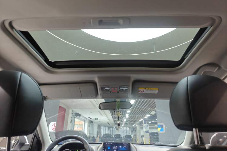 Used Bestune X80 2017 2.0L Automatic Elite Edition Interior 7