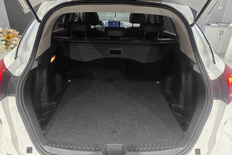 Used Bestune X80 2017 2.0L Automatic Elite Edition Interior 8