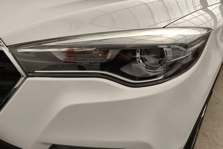 Used Bestune X80 2017 1.8T Automatic Luxury Model Left Front Headlight