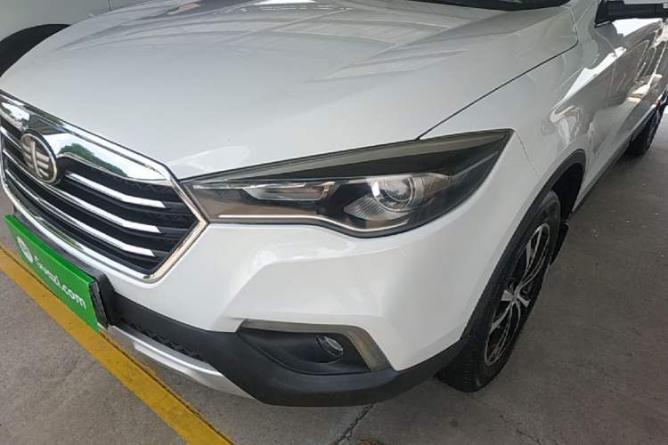 Used Bestune X80 2017 2.0L automatic Technology trim level Left Front Headlight