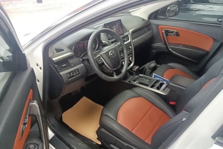 Used Bestune X80 2017 2.0L automatic Technology trim level Left Front Seat