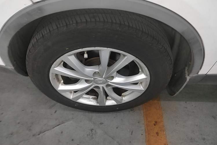 Used Bestune X80 2017 1.8T Automatic Luxury Model Left Front Wheel Hub