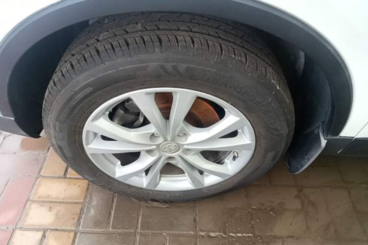 Used Bestune X80 2017 2.0L automatic Technology trim level Left Front Wheel Hub
