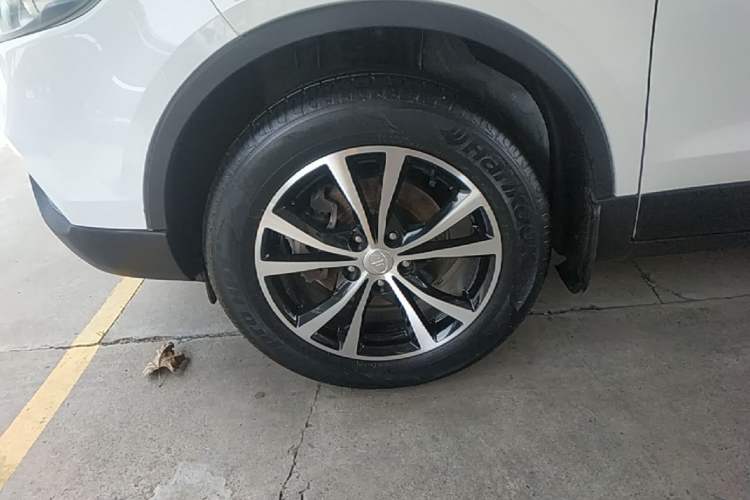 Used Bestune X80 2017 2.0L automatic Technology trim level Left Front Wheel Hub