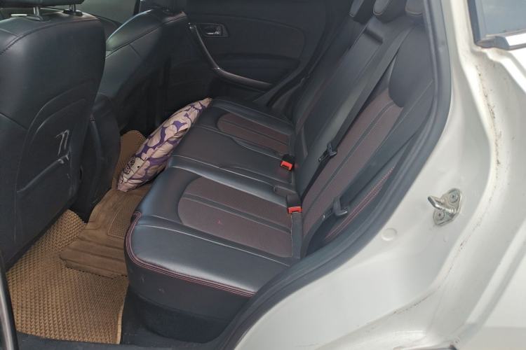 Used Bestune X80 2017 1.8T Automatic Sport Model Left Rear Seat