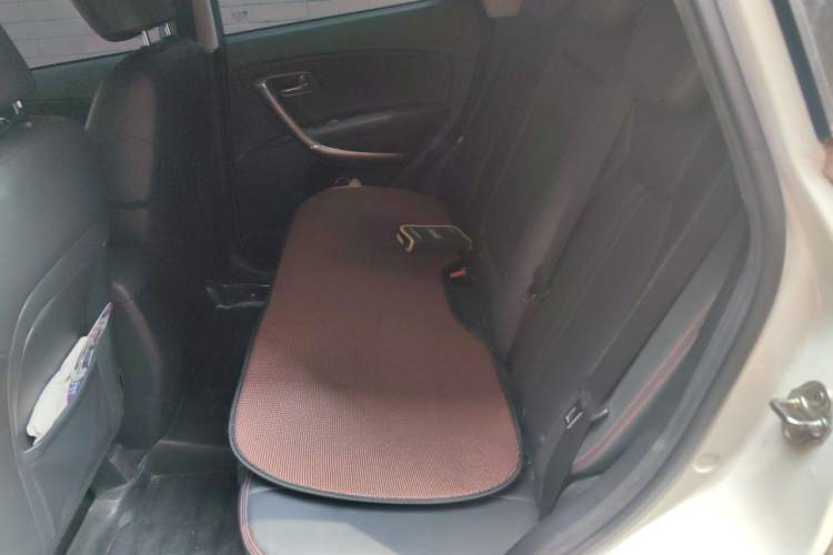 Used Bestune X80 2017 1.8T Automatic Luxury Model Left Rear Seat