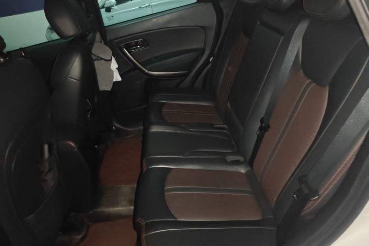 Used Bestune X80 2017 1.8T Automatic Sport Model Left Rear Seat