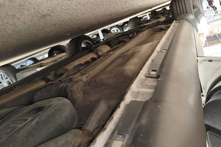 Used Bestune X80 2017 1.8T Automatic Luxury Model Left Side Sill