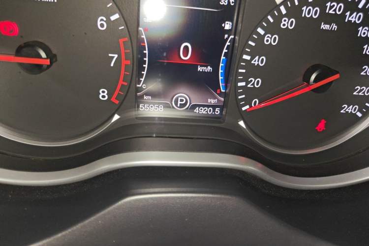 Used Bestune X80 2017 1.8T Automatic Sport Model Odometer Close Up