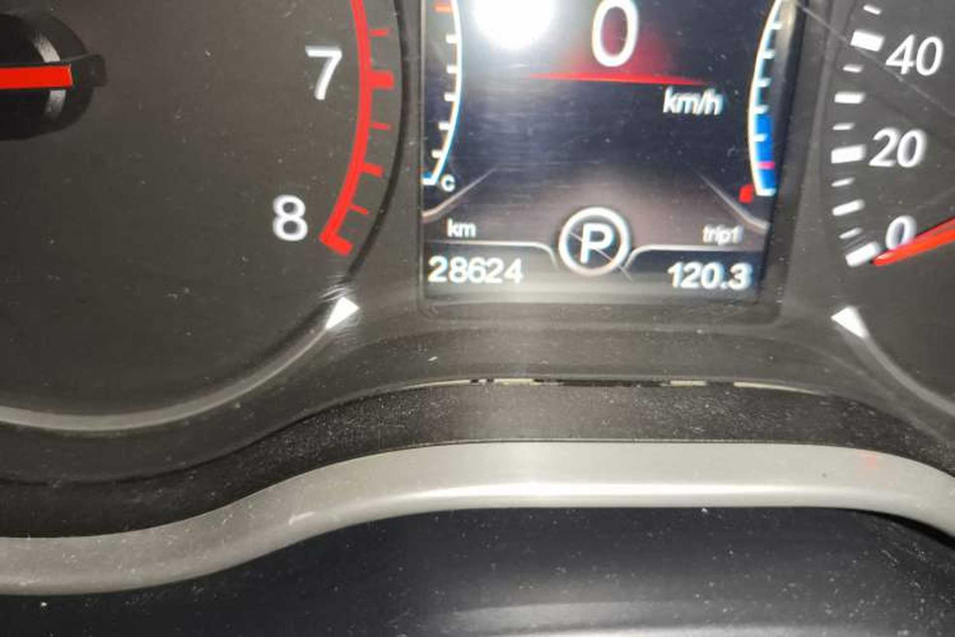Used Bestune X80 2017 2.0L automatic Technology trim level Odometer Close Up