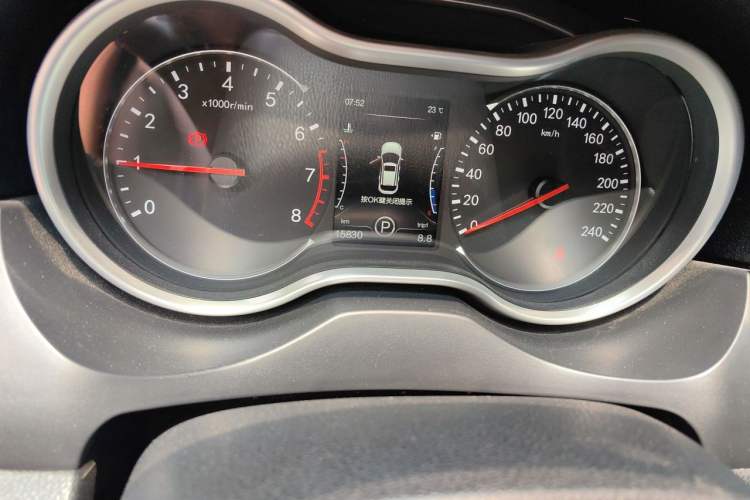 Used Bestune X80 2017 1.8T Automatic Luxury Model Odometer Close Up