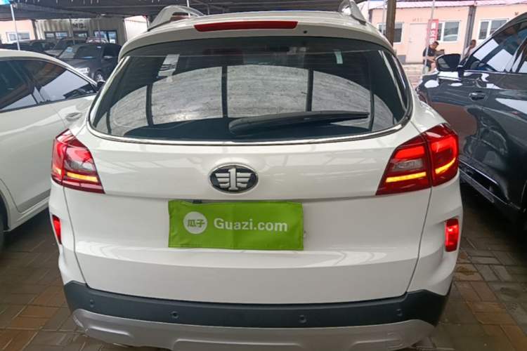 Used Bestune X80 2017 2.0L automatic Technology trim level Rear